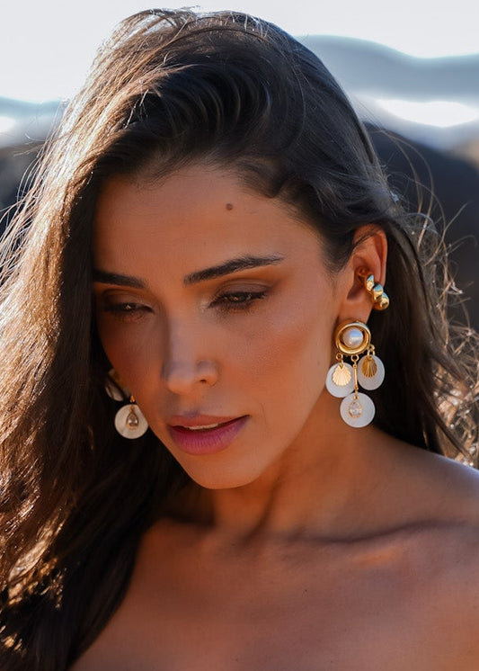 Brinco Dourado com Pérola e Madrepérola