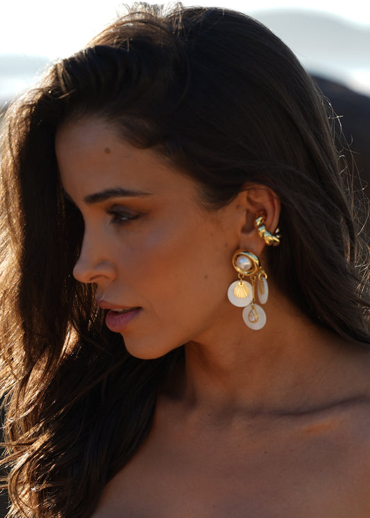 Brinco Dourado com Pérola e Madrepérola