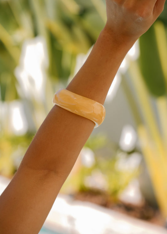 Bracelete Maxi Resina Ondulada