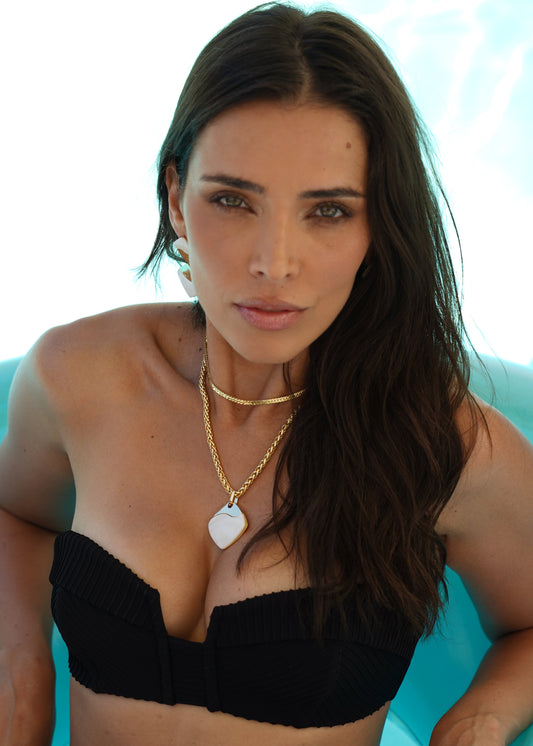 Colar Dourado com Madrepérola