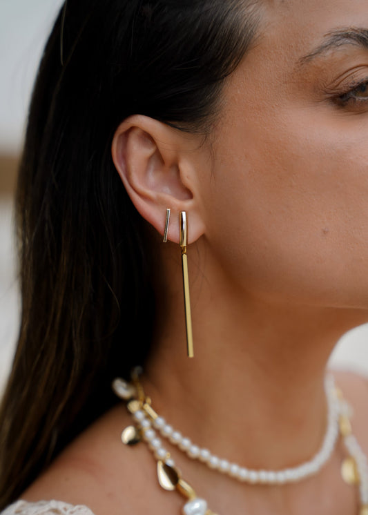 Brinco Dourado Triplo de Barras