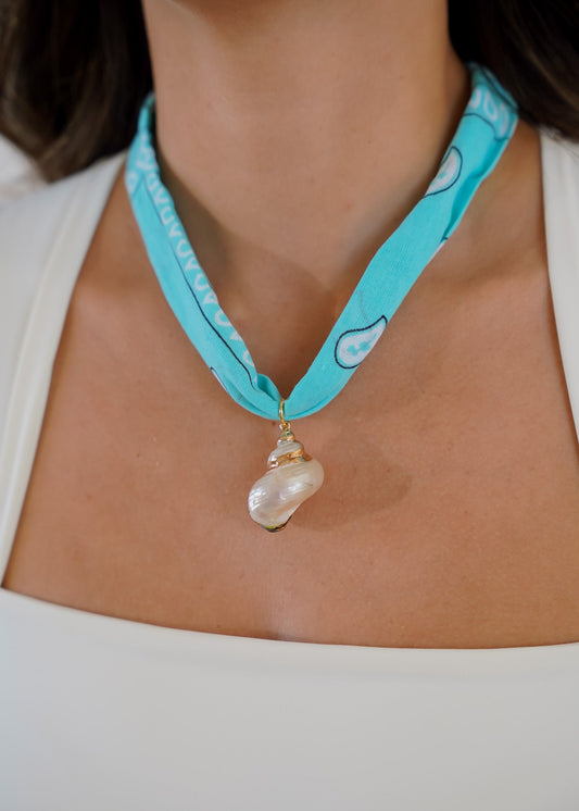 Colar Bandana Turquesa com Pingente