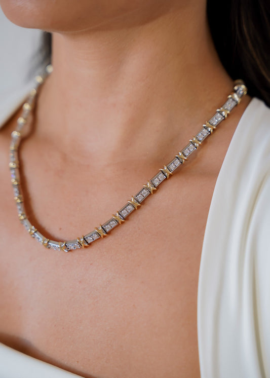 Colar Elos Geometricos Cravejados