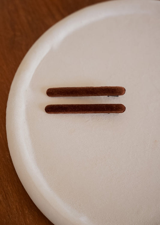 Dupla de Presilhas Veludo Marrom