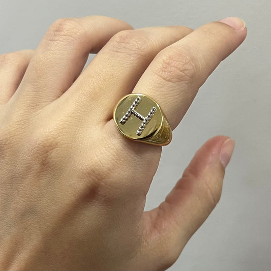 Anel Letra H Prateado com Dourado