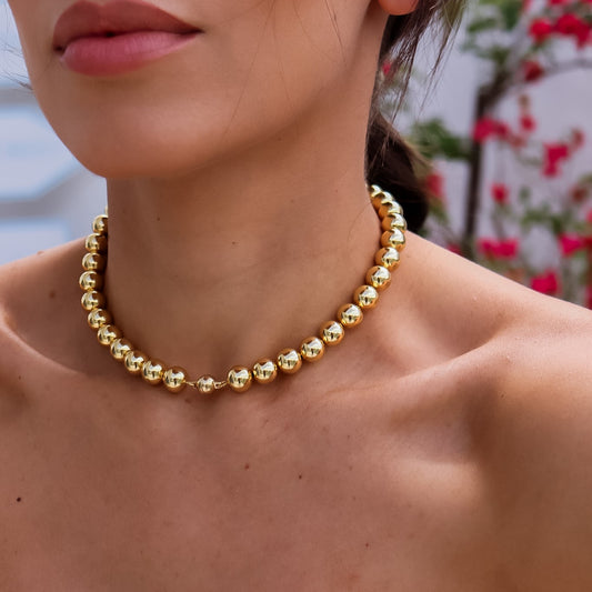Colar Esferas com Fecho Imã Dourado