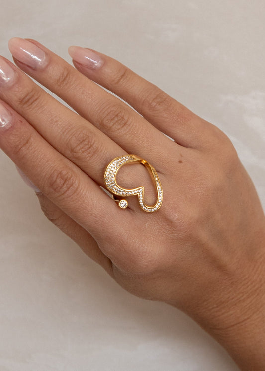 Anel Dourado Orgânico Cravejado
