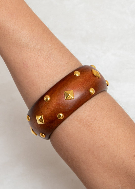 Bracelete de Madeira com Esferas e Detalhes Dourados