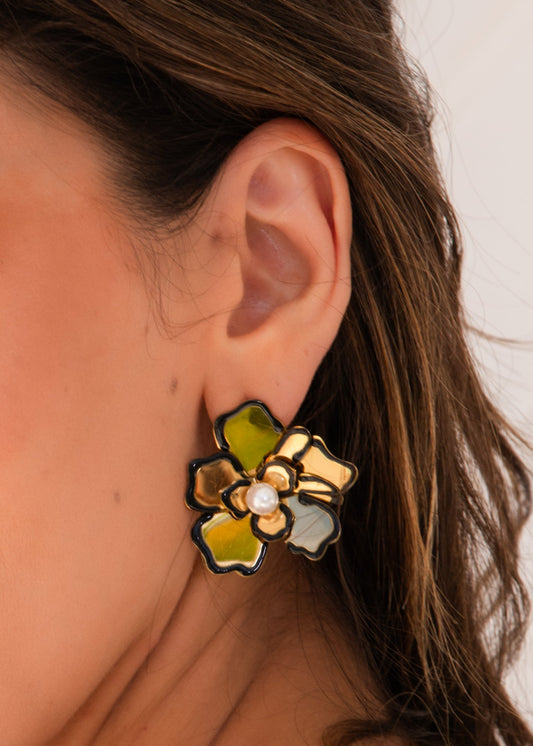 Brinco Flor em Aço Inoxidável com Pérola