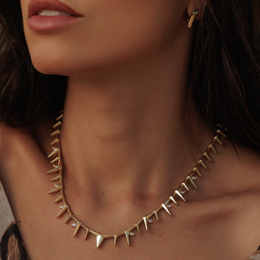 Colar Spikes Com Detalhes Cravejados Dourado/Prateado