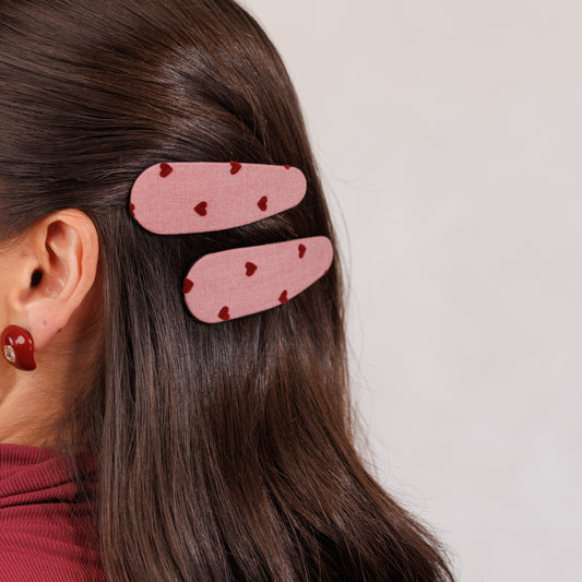 Dupla Cabelo Tic Tac Quadrado/Redondo Tecido Vermelho com Corações Bordados em Veludo