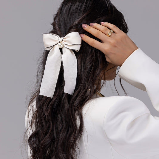Laço de Cabelo Creme com Pérola