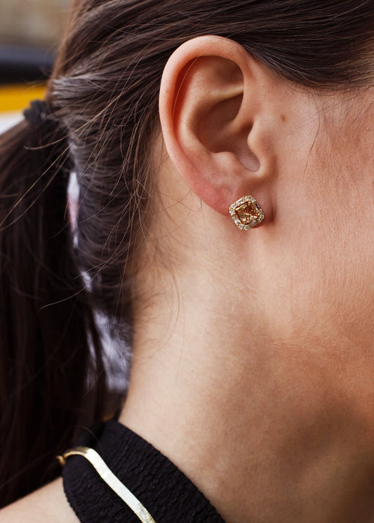 Brinco Quadrado Pequeno Cravejado