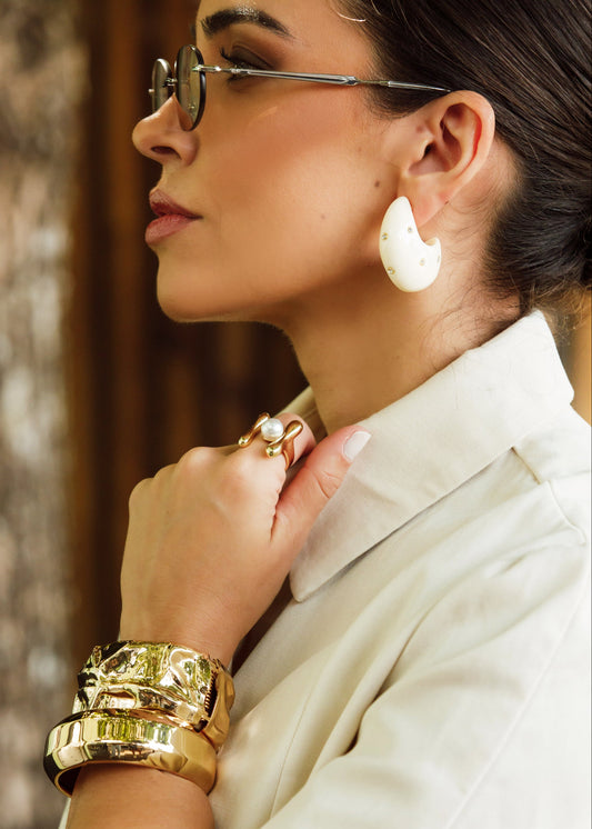 Brinco Resina com Aplicação Dourada