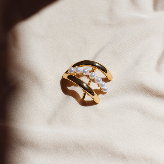 Peça para Prender em Amarrador com Pérolas e Linhas Lisas Dourado
