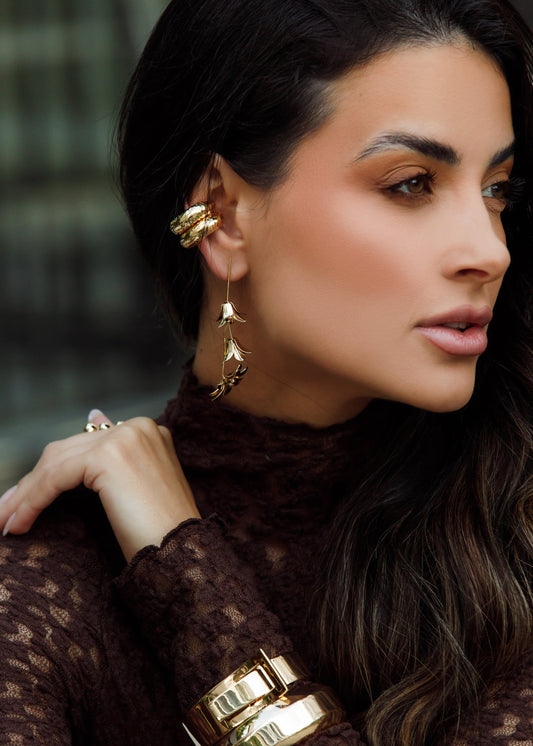 Brinco Pêndulo Floral Dourado