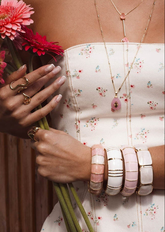 Bracelete Rosa com Detalhes Dourados
