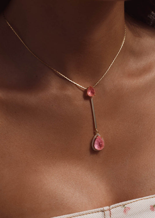 Colar Gravatinha Dourado com Pedras