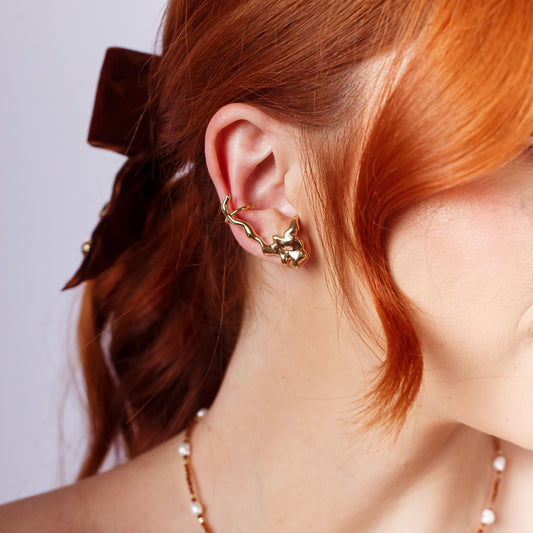 Brinco Ear Cuff Martelado Dourado