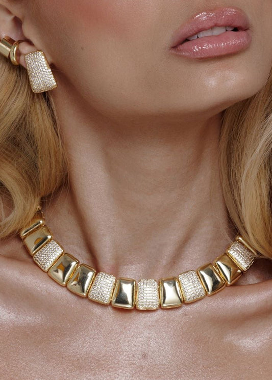 Conjunto de Colar Choker e Brinco Cravejado
