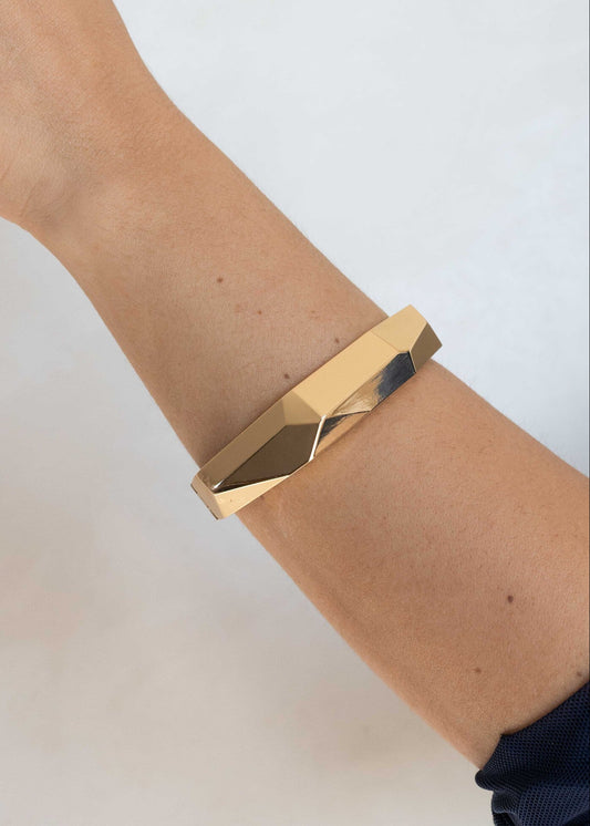 Bracelete Dourado Torcido