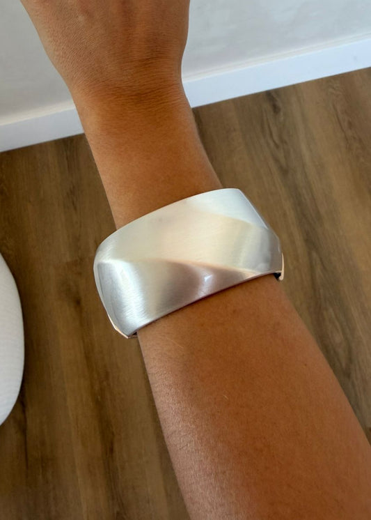 Bracelete Estruturado Metal Escovado