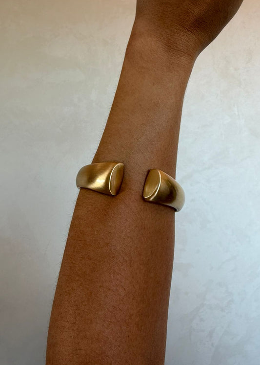 Bracelete Abertura Frontal Metal Escovado