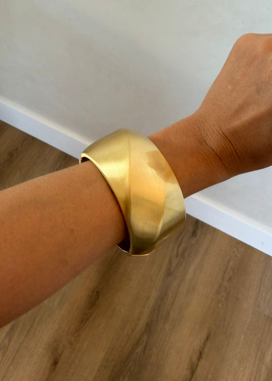 Bracelete Estruturado Metal Escovado